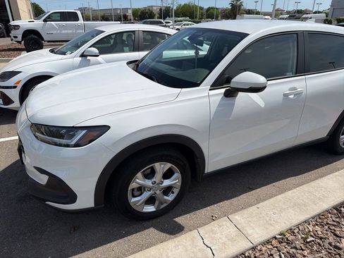 Used 2024 Honda HR-V LX image 2