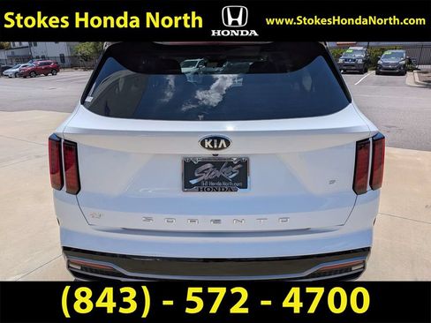 Used 2021 Kia Sorento S FWD image 9