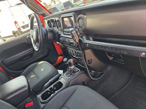 Used 2018 Jeep Wrangler Unlimited Sport S AWD/4WD image 23