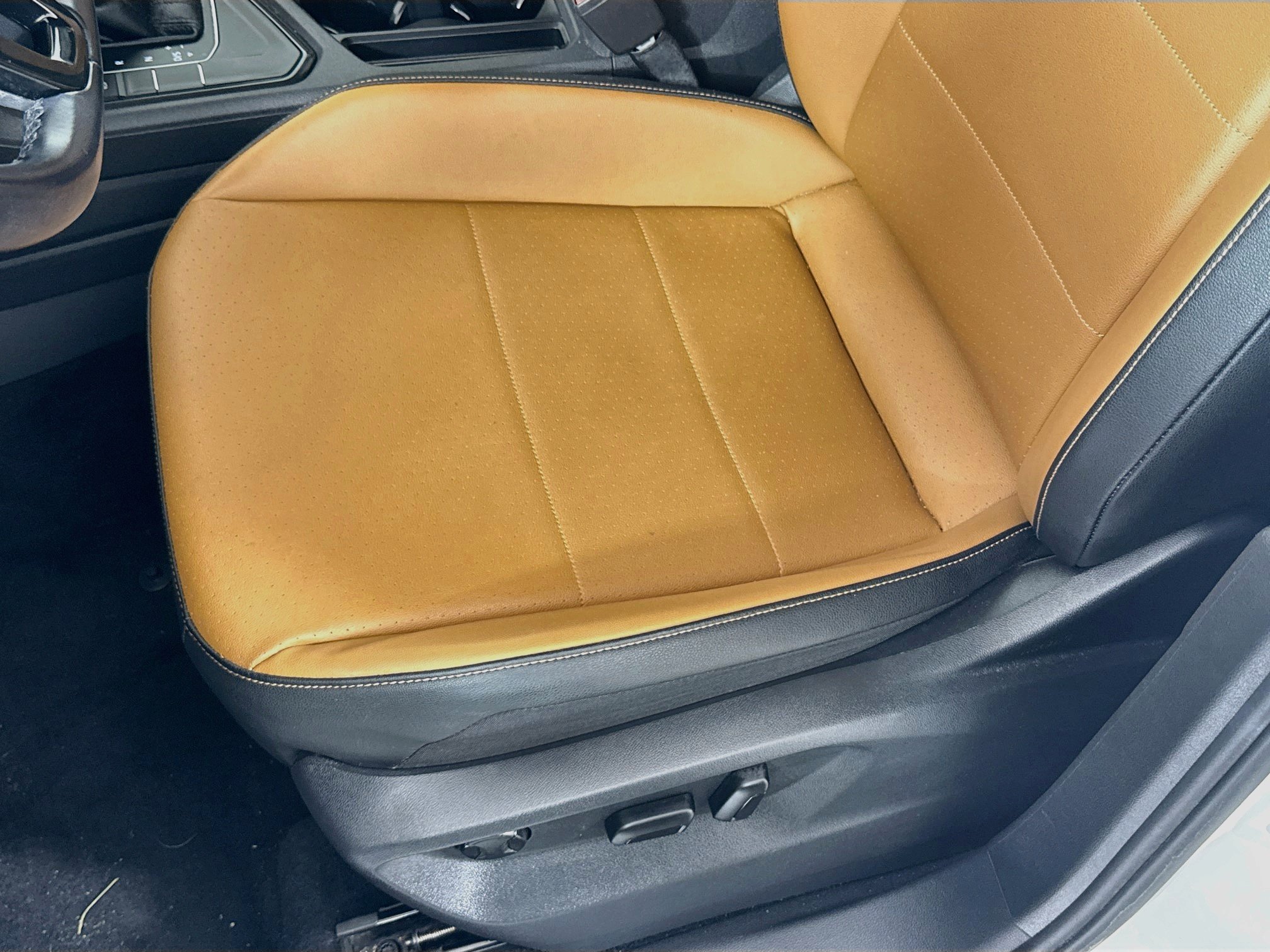 Used 2019 Volkswagen Tiguan SE FWD image 19