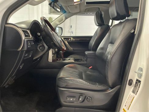 Used 2015 Lexus GX 460 image 9