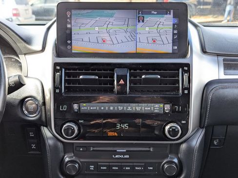 Used 2023 Lexus GX 460 Premium w/ Accessory Package image 13