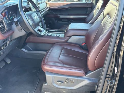 Used 2023 Ford Expedition Limited image 10