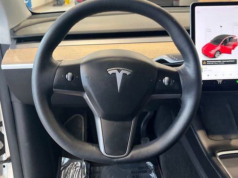 Used 2021 Tesla Model Y Long Range image 14