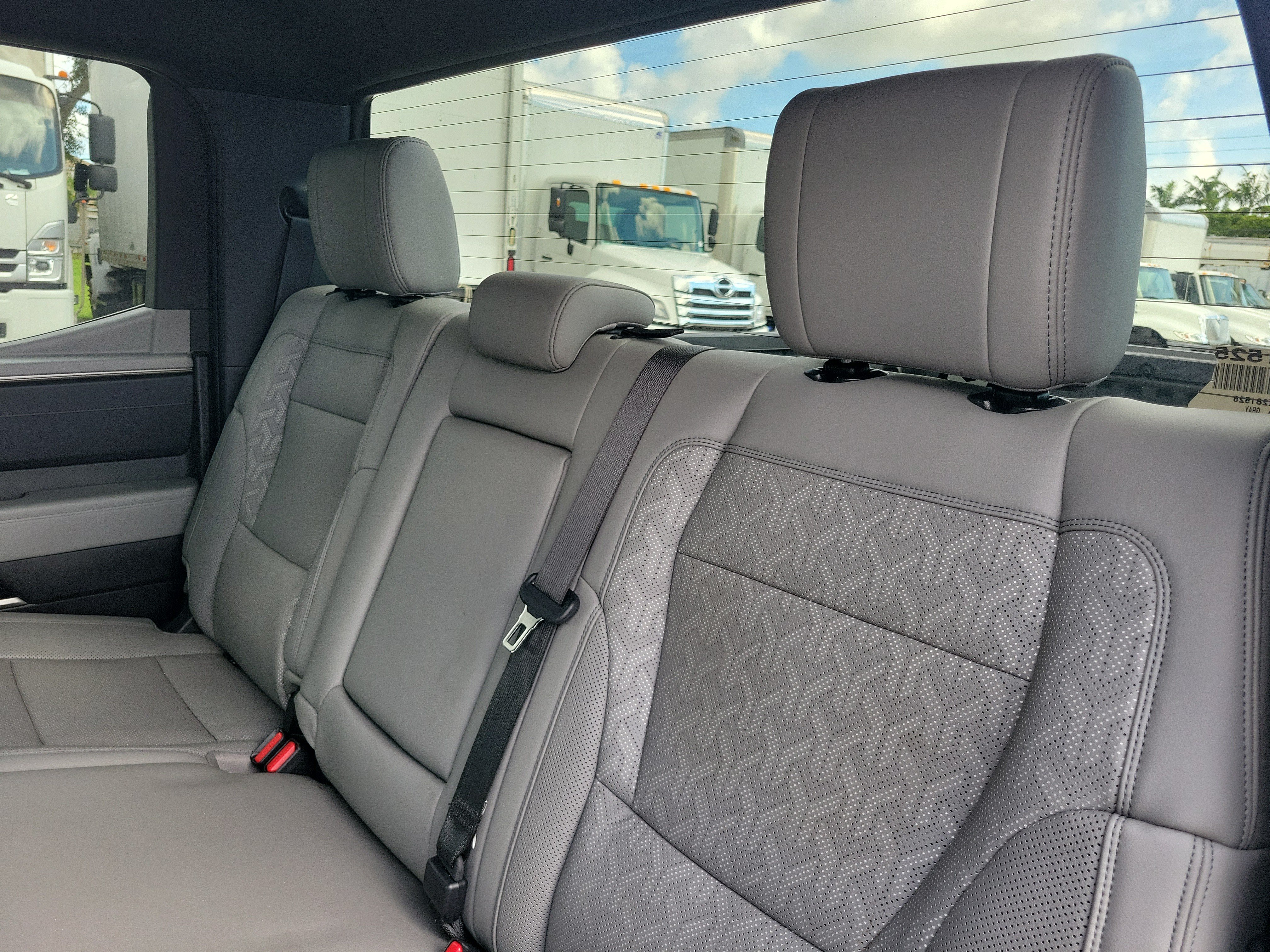 Used 2025 Toyota Tundra Limited AWD/4WD image 14