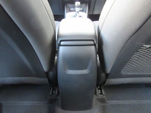 Used 2022 Hyundai Venue SEL image 25