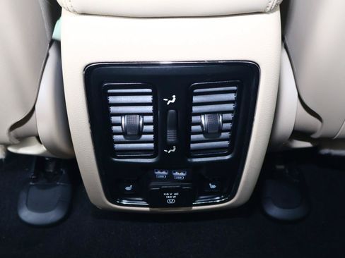 Used 2021 Jeep Grand Cherokee Limited w/ Luxury Group II RWD image 13
