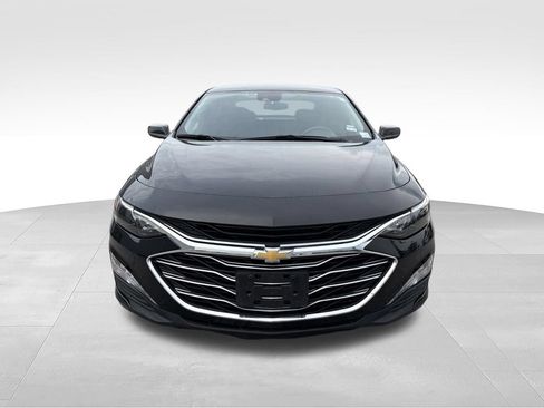 Used 2025 Chevrolet Malibu LT FWD image 2