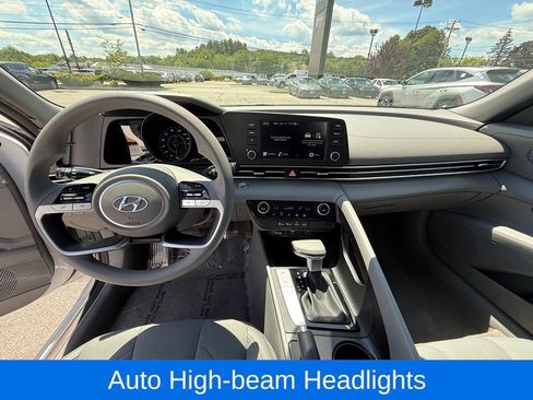 Used 2023 Hyundai Elantra SEL FWD image 14