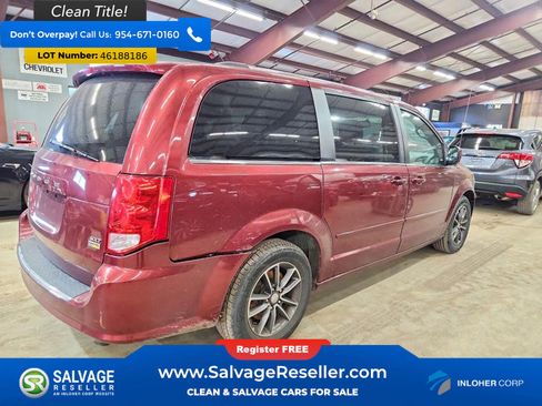 Used 2017 Dodge Grand Caravan SXT image 4