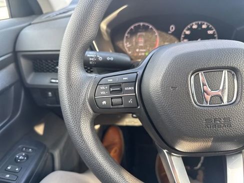 Used 2025 Honda CR-V LX image 18