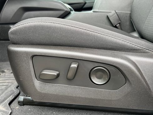 Used 2025 GMC Canyon Elevation w/ Convenience Package image 12