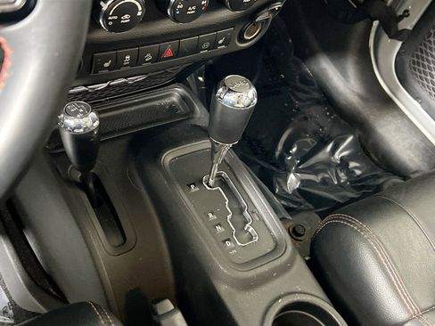 Used 2012 Jeep Wrangler Altitude image 14