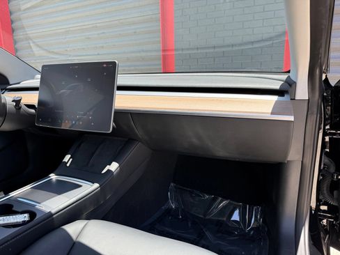 Used 2023 Tesla Model 3 Standard Range RWD image 17