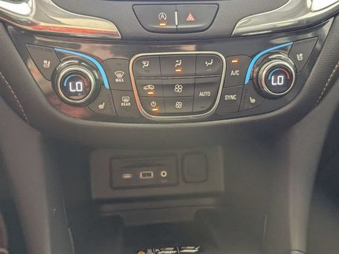 Certified 2022 Chevrolet Equinox Premier FWD image 23