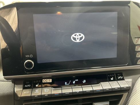 Used 2025 Toyota Camry SE w/ Convenience Package AWD/4WD image 28