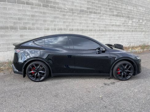 Used 2026 Tesla Model Y Performance AWD/4WD image 3