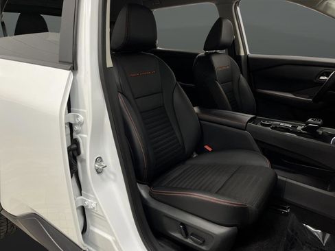 Used 2025 Nissan Rogue SV w/ Rock Creek Premium Package image 29