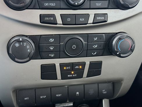 Used 2011 Ford Focus SES w/ 401A Rapid Spec Order Code FWD image 21