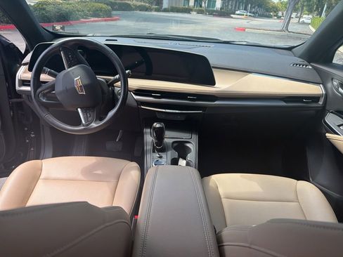 Certified 2024 Cadillac XT4 Luxury FWD image 10