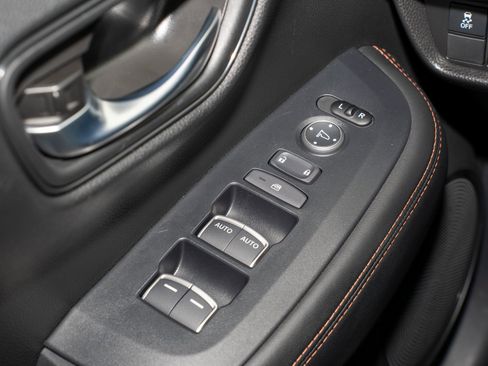 Used 2025 Honda HR-V Sport image 25