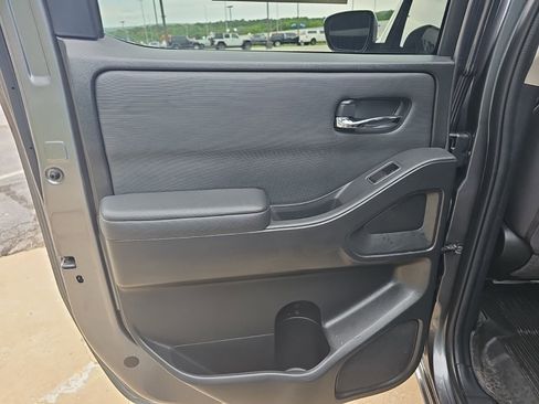 Used 2022 Nissan Frontier SV AWD/4WD image 33