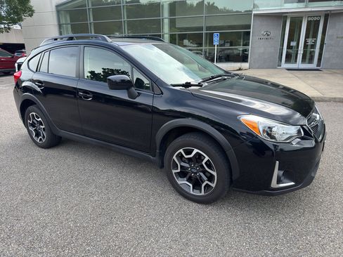 Used 2017 Subaru Crosstrek 2.0i Premium w/ Popular Package #2 AWD/4WD image 1