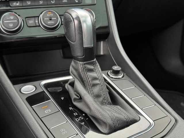 Used 2020 Volkswagen Jetta SEL FWD image 19