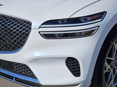 Used 2025 Genesis GV70 2.5T w/ Select Package image 7