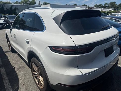 Certified 2023 Porsche Cayenne AWD/4WD image 8