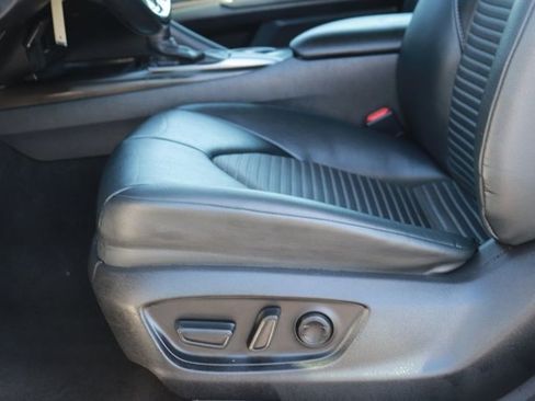 Used 2021 Toyota Camry SE w/ Carpet Mat Package (TMS) FWD image 10