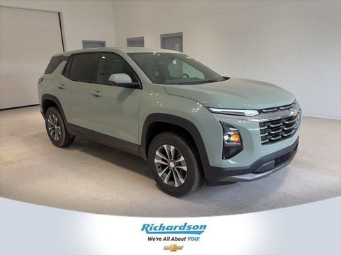 New 2026 Chevrolet Equinox LT w/ Convenience Package II FWD image 1