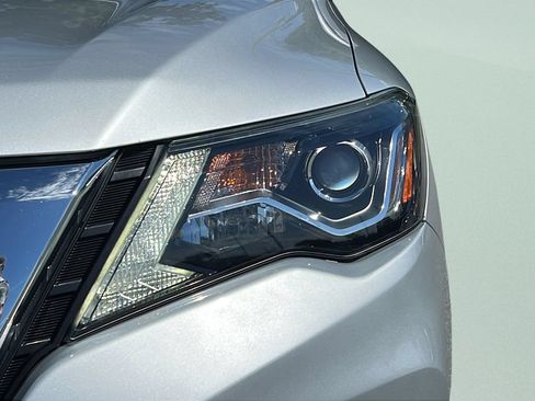 Used 2020 Nissan Pathfinder S FWD image 25