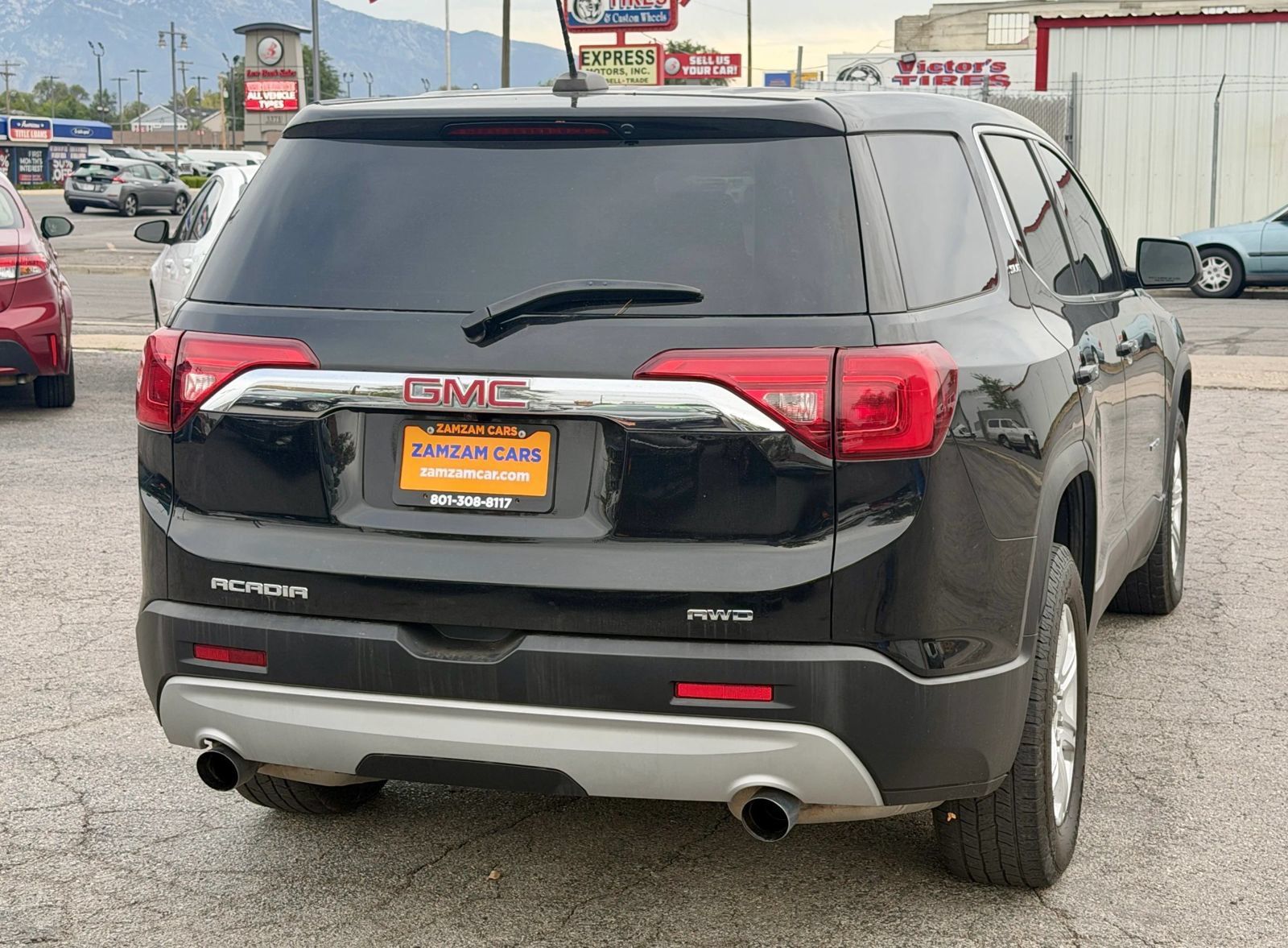 Used 2018 GMC Acadia SLE AWD/4WD image 9