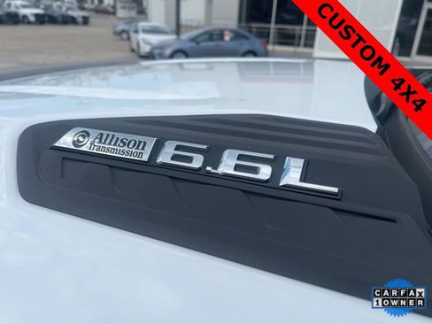 Used 2024 Chevrolet Silverado 2500 Custom w/ Custom Value Package image 9