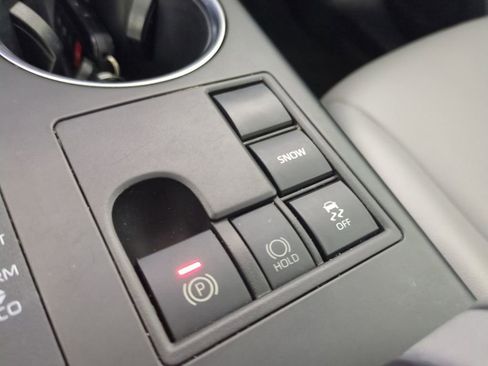 Used 2023 Toyota Highlander XLE FWD image 30