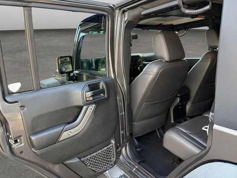 Used 2017 Jeep Wrangler Unlimited Sport w/ Quick Order Package 24S AWD/4WD image 14