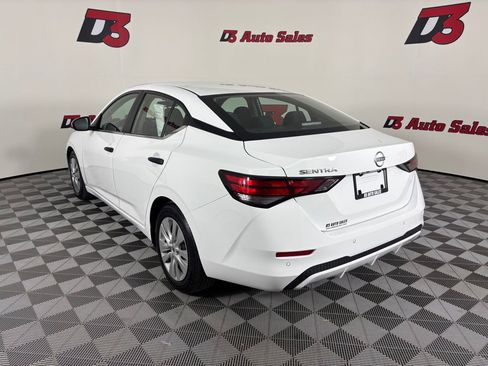 Used 2024 Nissan Sentra S image 4
