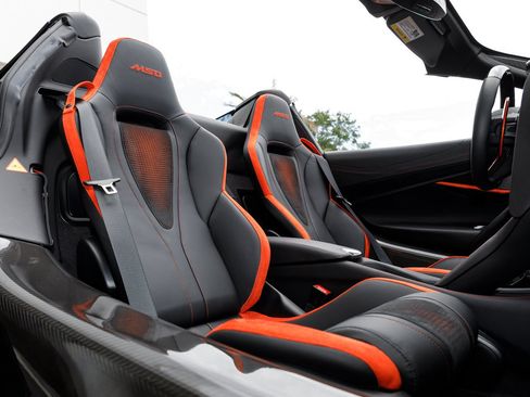 Used 2024 McLaren 750S Spider RWD image 69