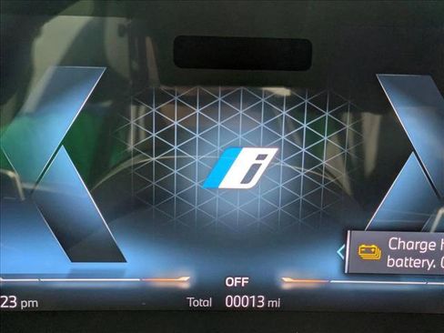 New 2026 BMW 750e xDrive w/ Executive Package image 11