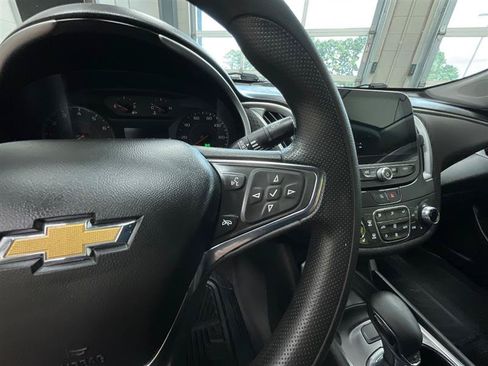 Used 2023 Chevrolet Malibu LT FWD image 19