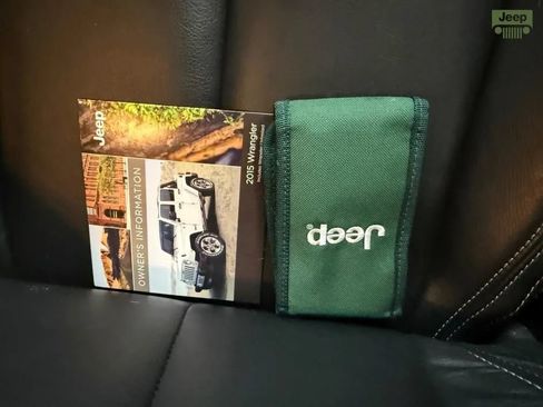 Used 2015 Jeep Wrangler Sahara w/ Connectivity Group AWD/4WD image 23