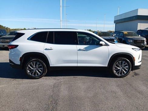 New 2026 Buick Enclave Preferred w/ LPO, Floor Liner Package FWD image 5