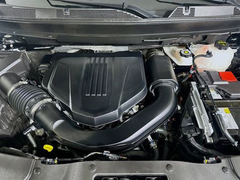 Used 2025 GMC Acadia Elevation image 33