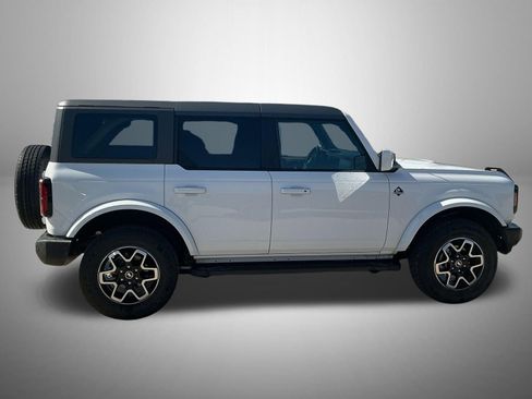 Used 2024 Ford Bronco Outer Banks image 3