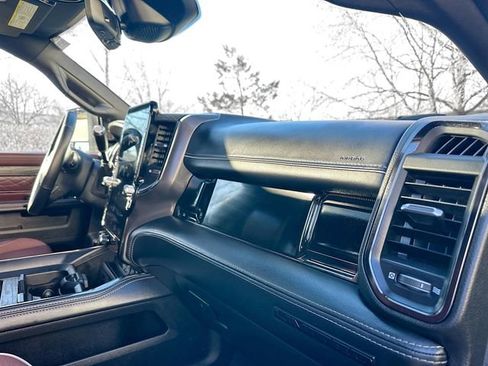 Used 2025 RAM 3500 Limited image 32