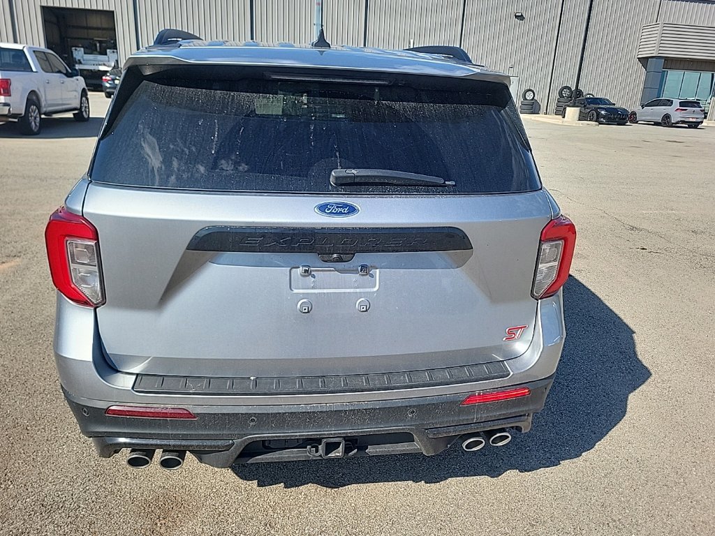 Used 2023 Ford Explorer ST RWD image 4