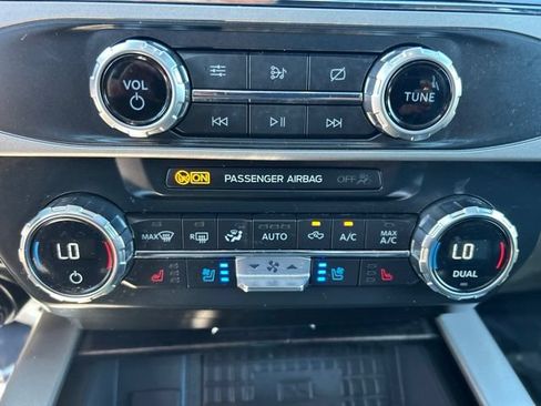 Used 2022 Ford F250 Lariat w/ Lariat Ultimate Package AWD/4WD image 24