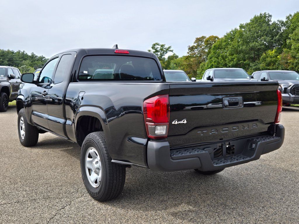 Used 2023 Toyota Tacoma SR AWD/4WD image 3