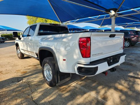 Used 2025 Chevrolet Silverado 3500 High Country w/ Technology Package AWD/4WD image 3
